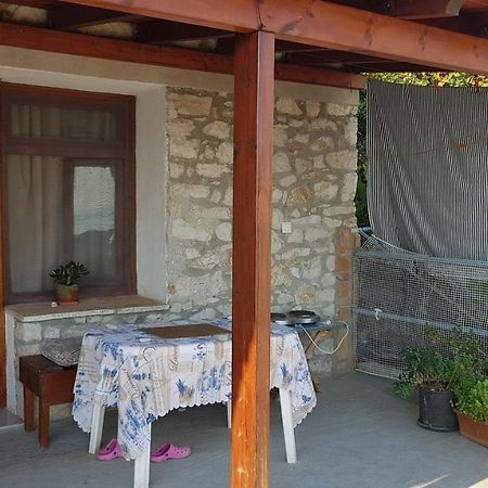 Stone House Hotel Himare Exterior foto