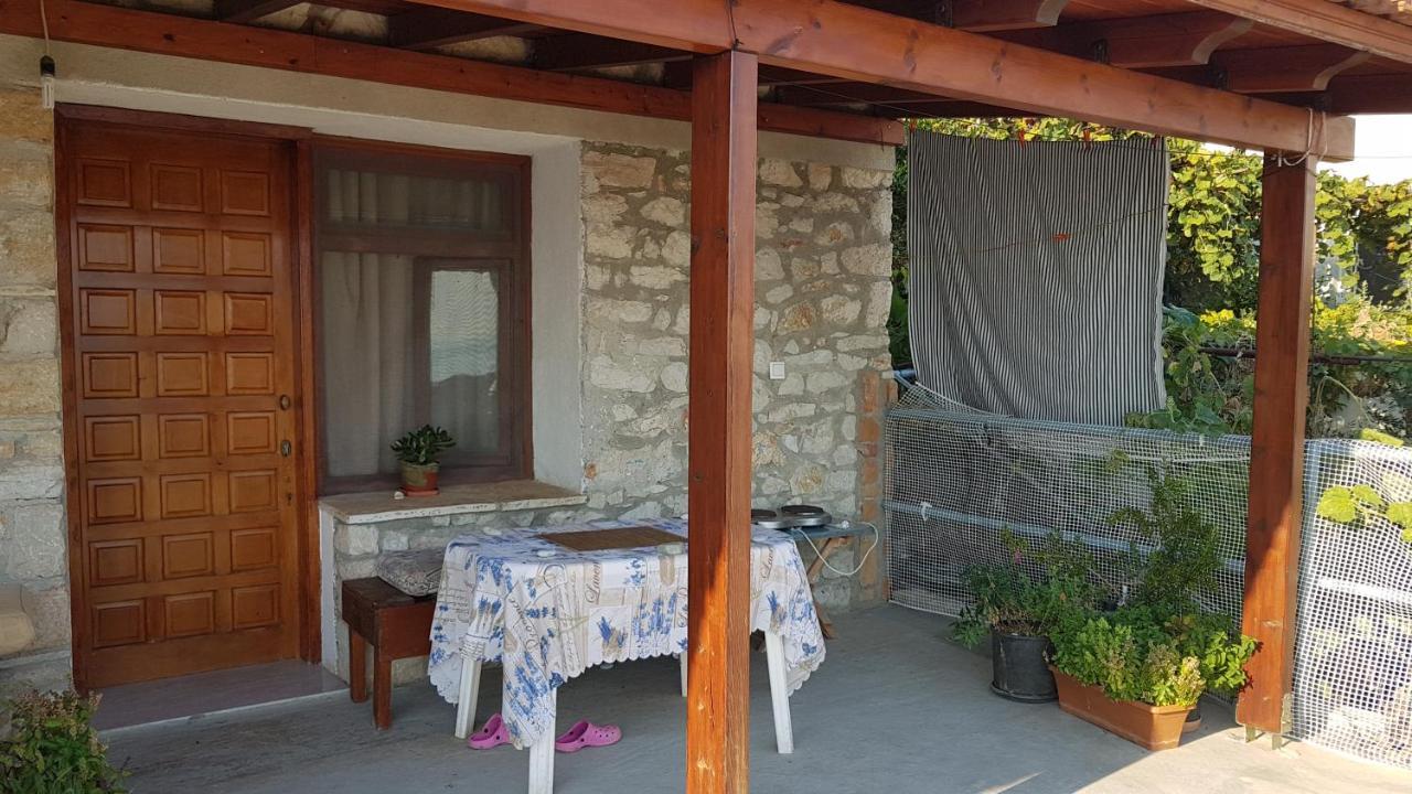 Stone House Hotel Himare Exterior foto