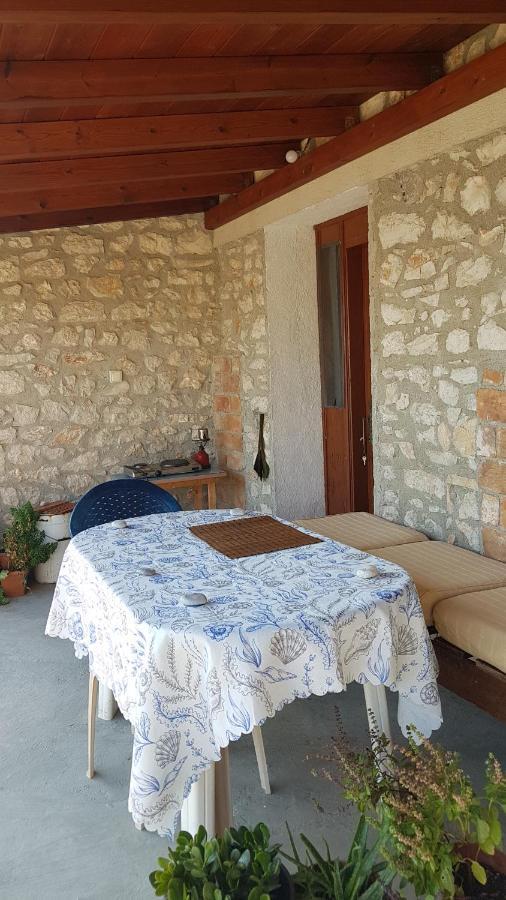 Stone House Hotel Himare Exterior foto