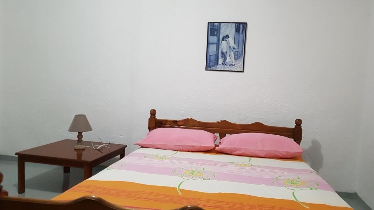 Stone House Hotel Himare Exterior foto
