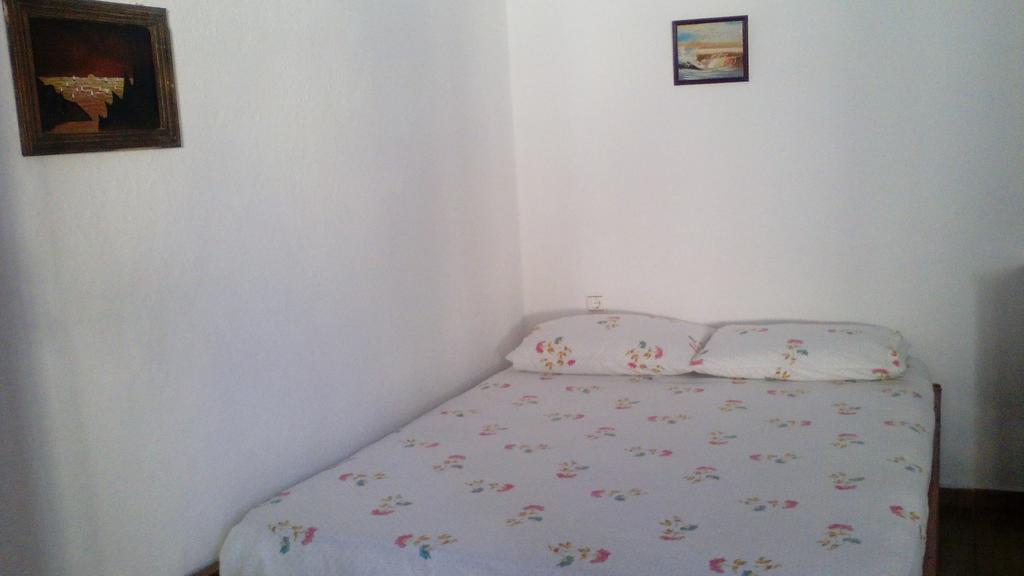 Stone House Hotel Himare Exterior foto