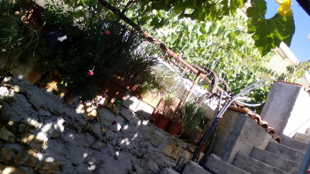 Stone House Hotel Himare Exterior foto
