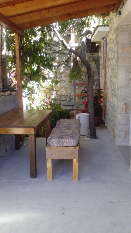 Stone House Hotel Himare Exterior foto