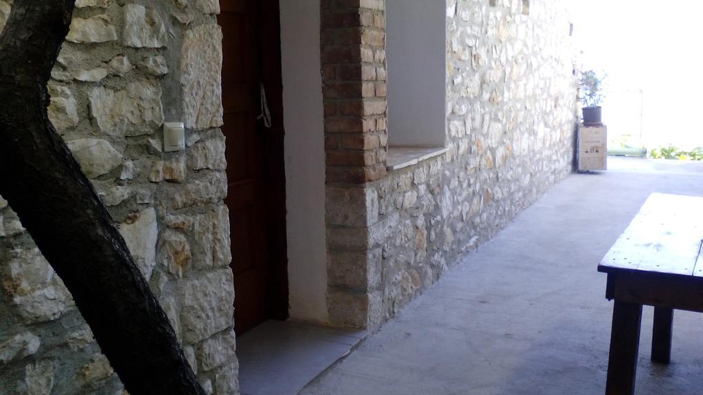 Stone House Hotel Himare Exterior foto