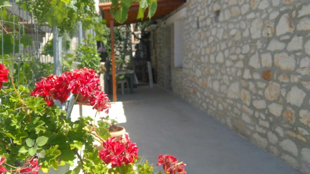 Stone House Hotel Himare Exterior foto